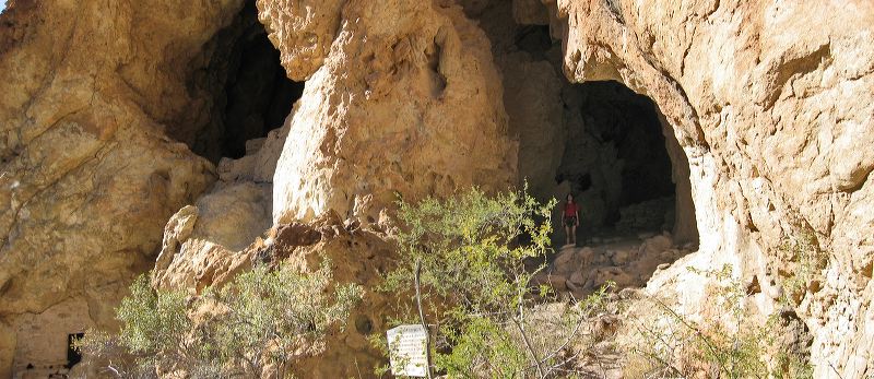 Hike from Woodbury to Rogers Trough Cliff Dwelling in the Superstitions.